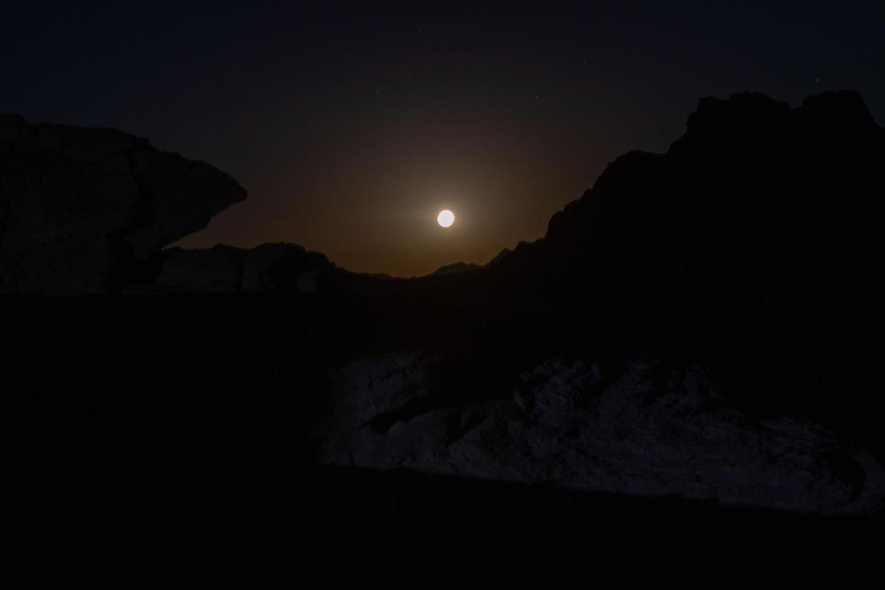 Wadi Rum Bedouin Tour With A Camp Exterior foto