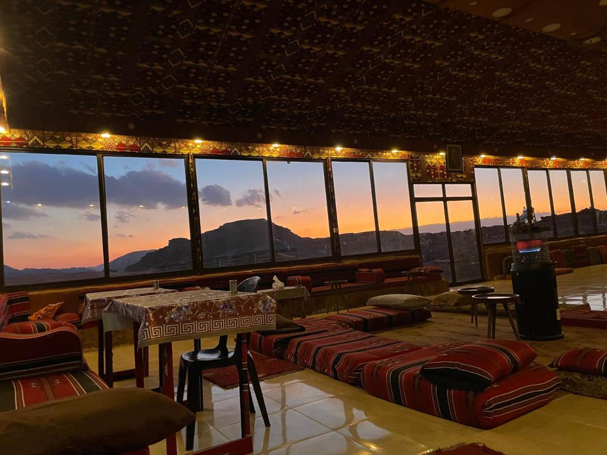 Wadi Rum Bedouin Tour With A Camp Exterior foto