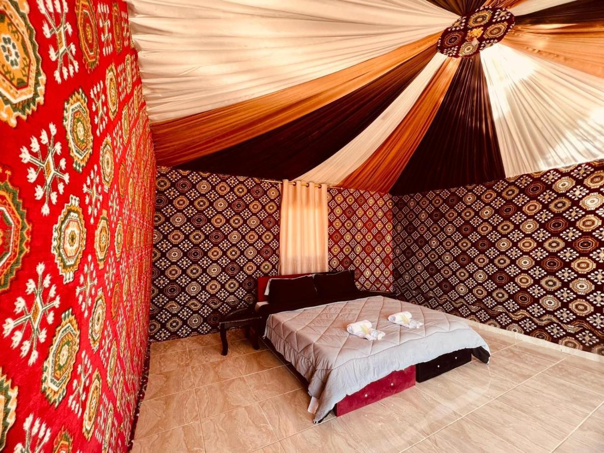 Wadi Rum Bedouin Tour With A Camp Exterior foto