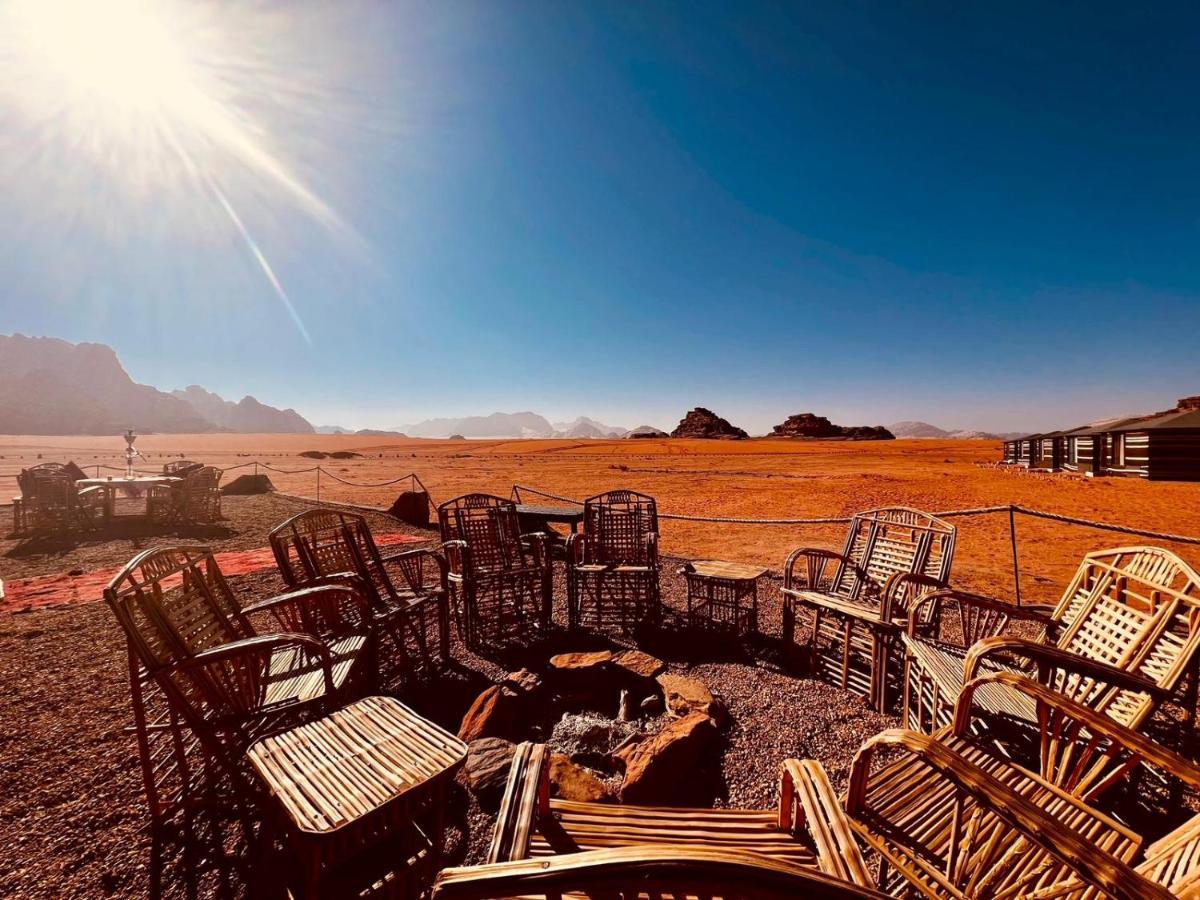 Wadi Rum Bedouin Tour With A Camp Exterior foto